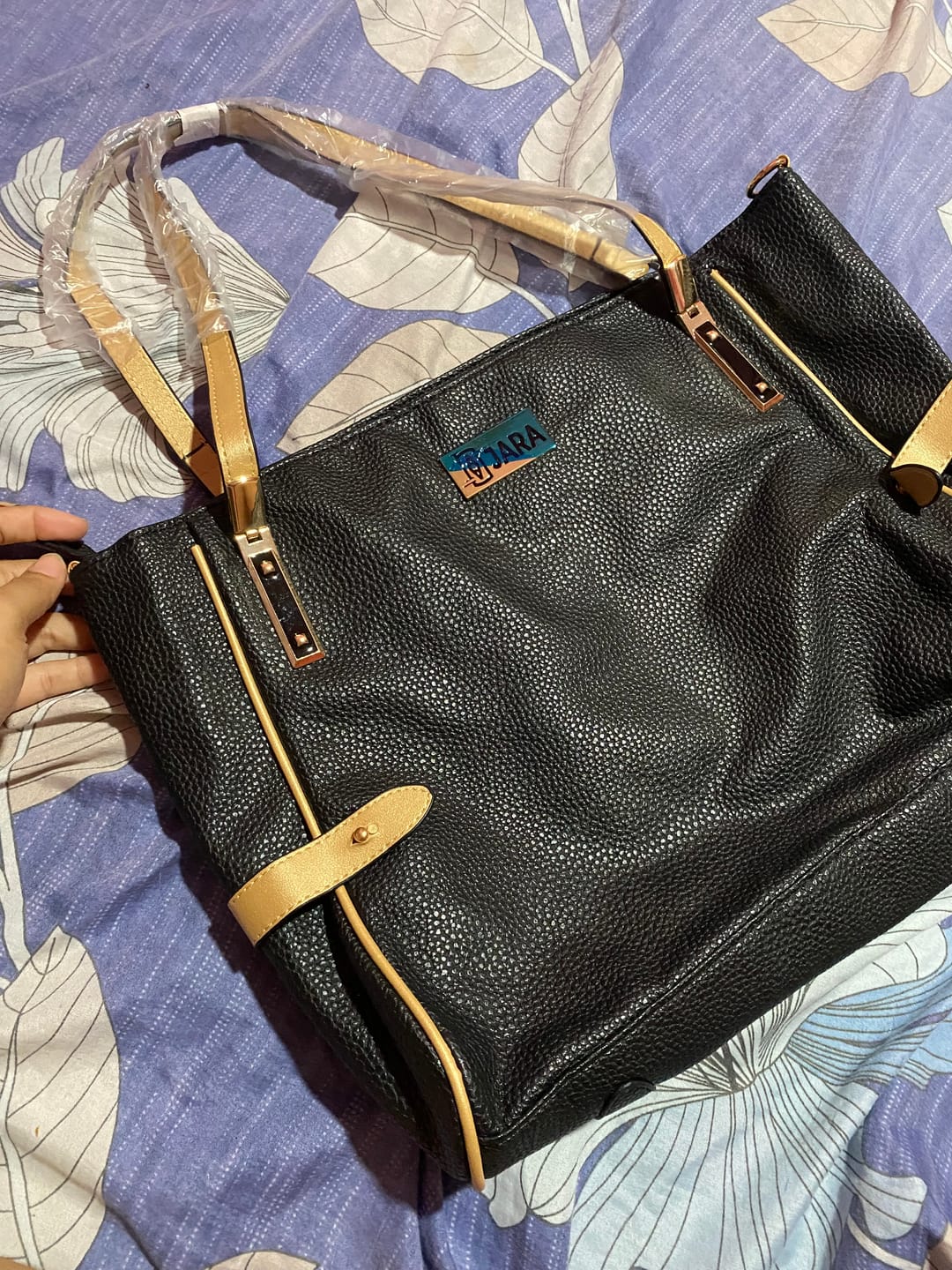 Customer photo review of VENICE LEATHER TOTE BAG