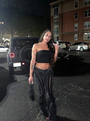 Customer photo review of LOW RISERS (BLACK DENIM)