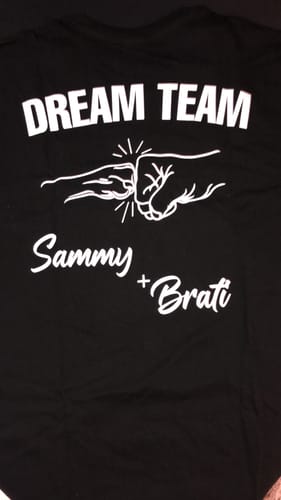 Customer photo review of Mein Hund und ich wir sind so - Personalisierbares Herren Shirt Rückendruck