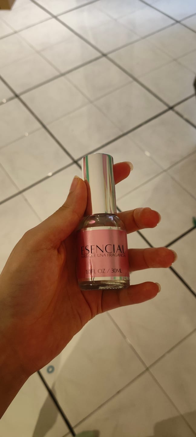 Customer photo review of M171 Inspirado en: Delina - Parfums de Marly