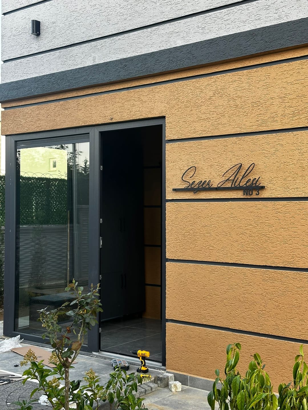 Customer photo review of Metal Family Name Kişiye Özel Tasarım