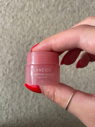 Customer photo review of LANEIGE Lip Sleeping Mask Berry Mini naktinė lūpų kaukė
