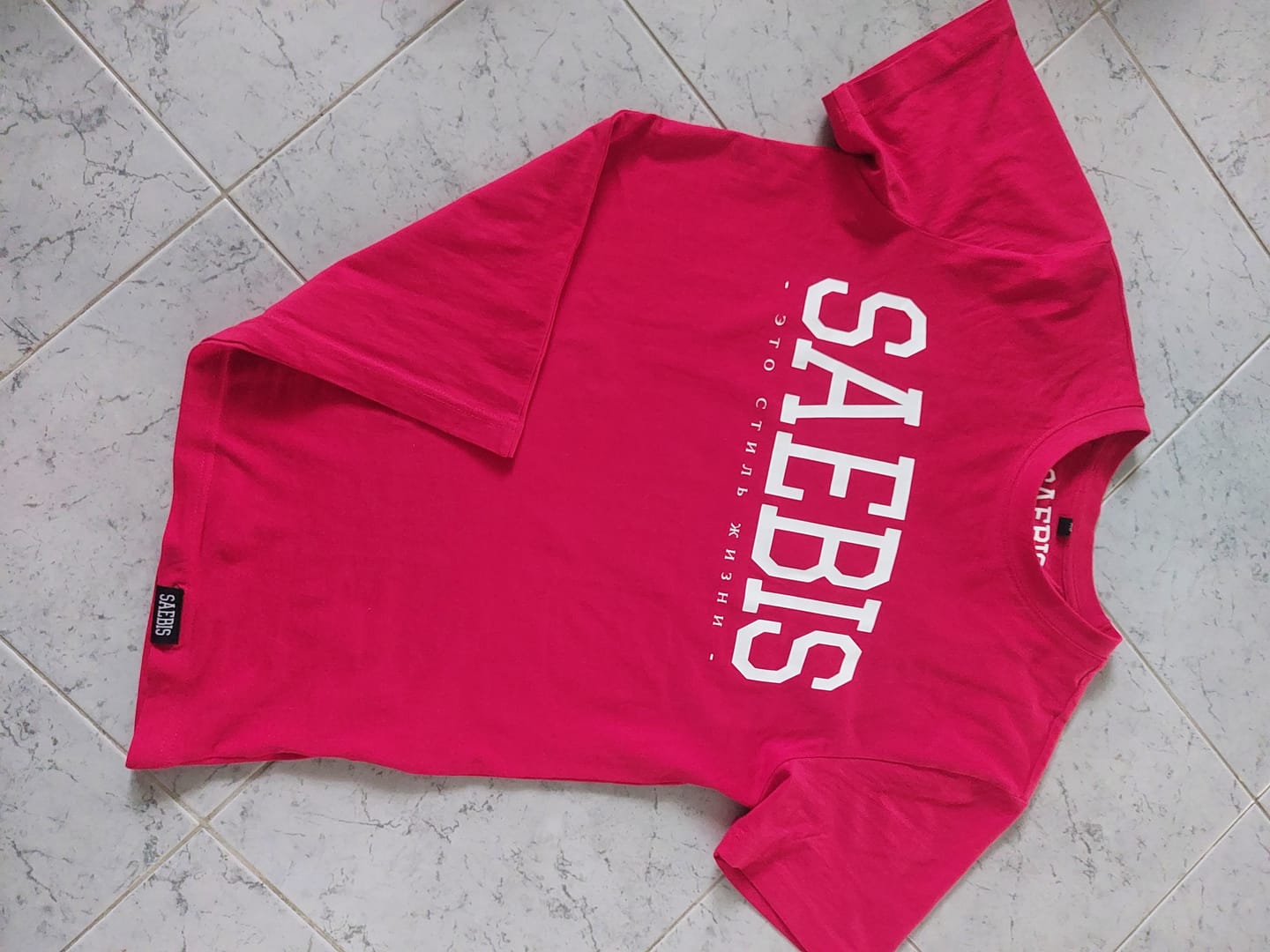 Customer photo review of Lifestyle Damen Oversized T-Shirt rot by SAEBIS®