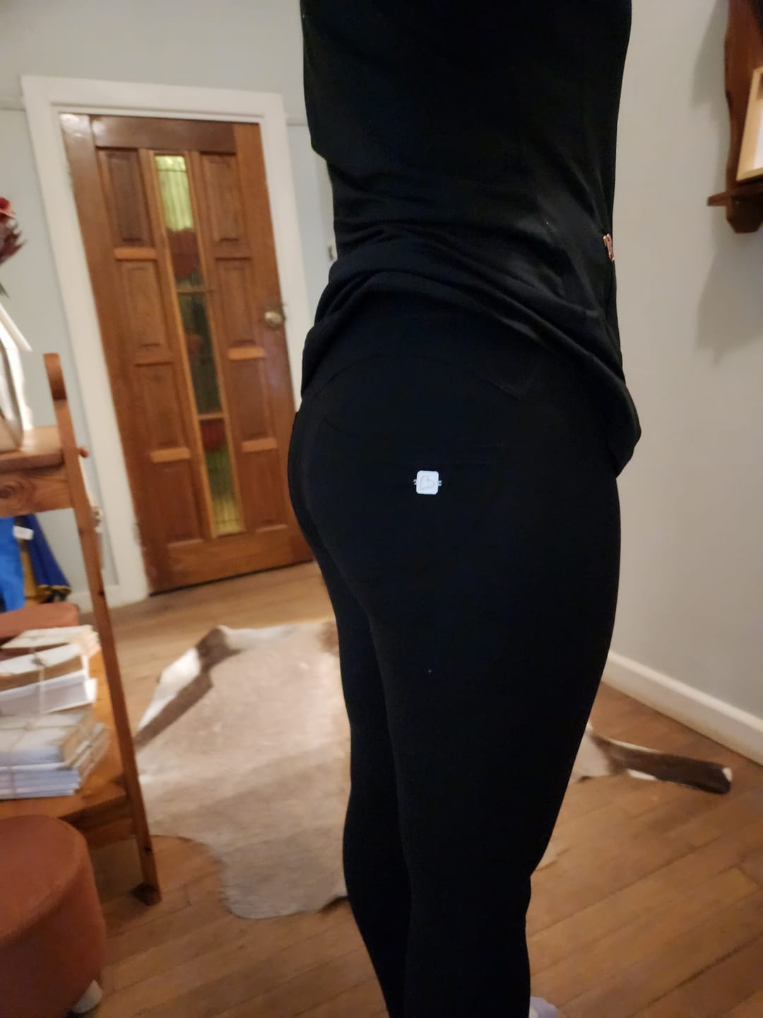 Customer photo review of Shapewear Gym Bunny Booty Boosting Leggings - black