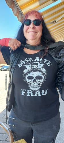 Customer photo review of Böse alte Frau - Damen T-Shirt