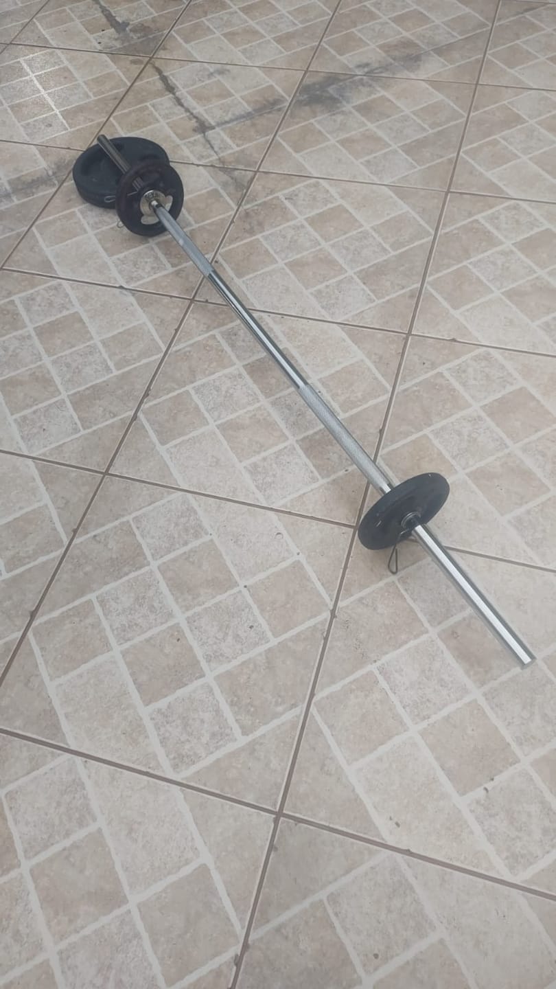 Customer photo review of Barra Reta 1,50M 25,40mm Maciça Cromada Com Presilhas