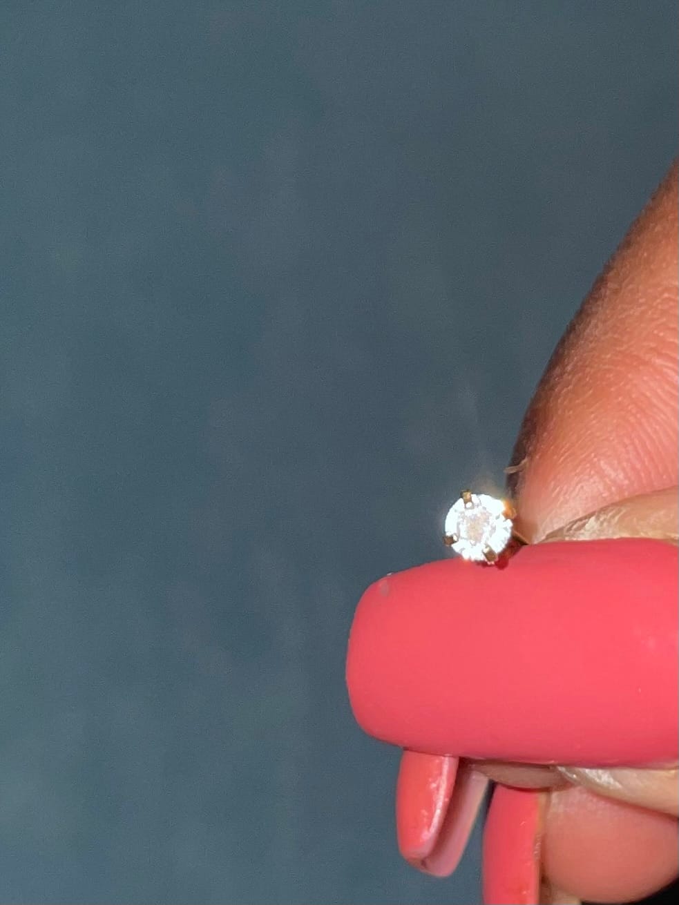 Customer photo review of Spiral Tennis Nasenstecker | Titan