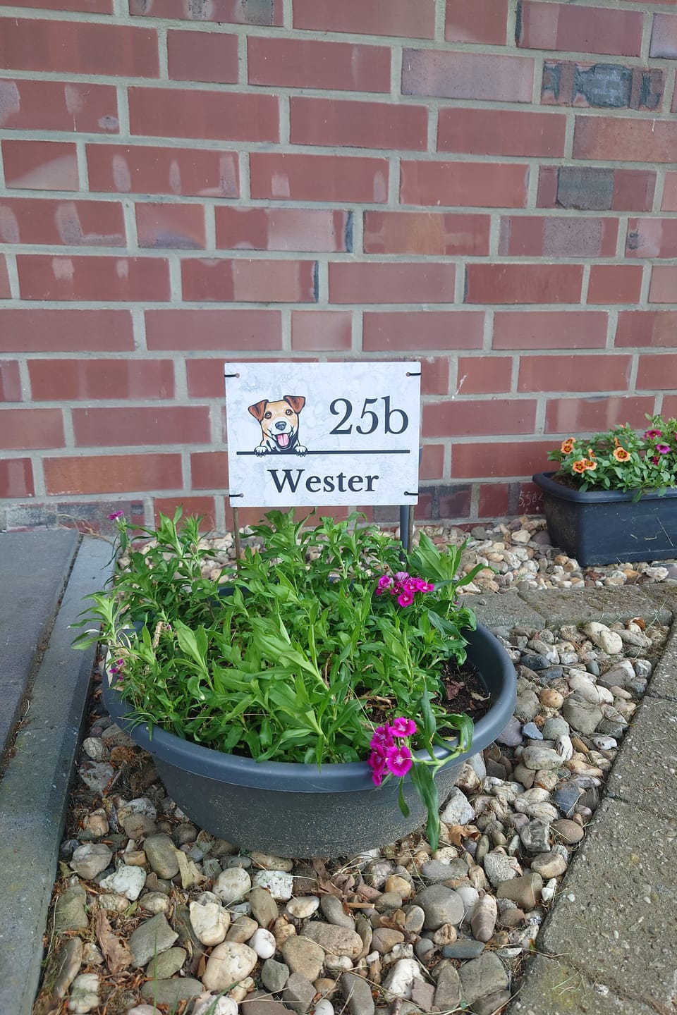 Customer photo review of Hausnummer mit Marmoroptik - Individuelles Türschild