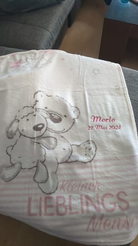 Customer photo review of Rosa Kleiner Lieblingsmensch Babydecke mit Namen bestickt 75x100cm