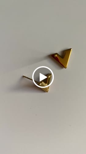 Customer video review of Lou V Earring