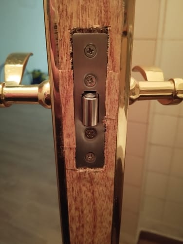 Customer photo review of Picaporte con cierre de vaivén de acero inoxidable para puertas de paso