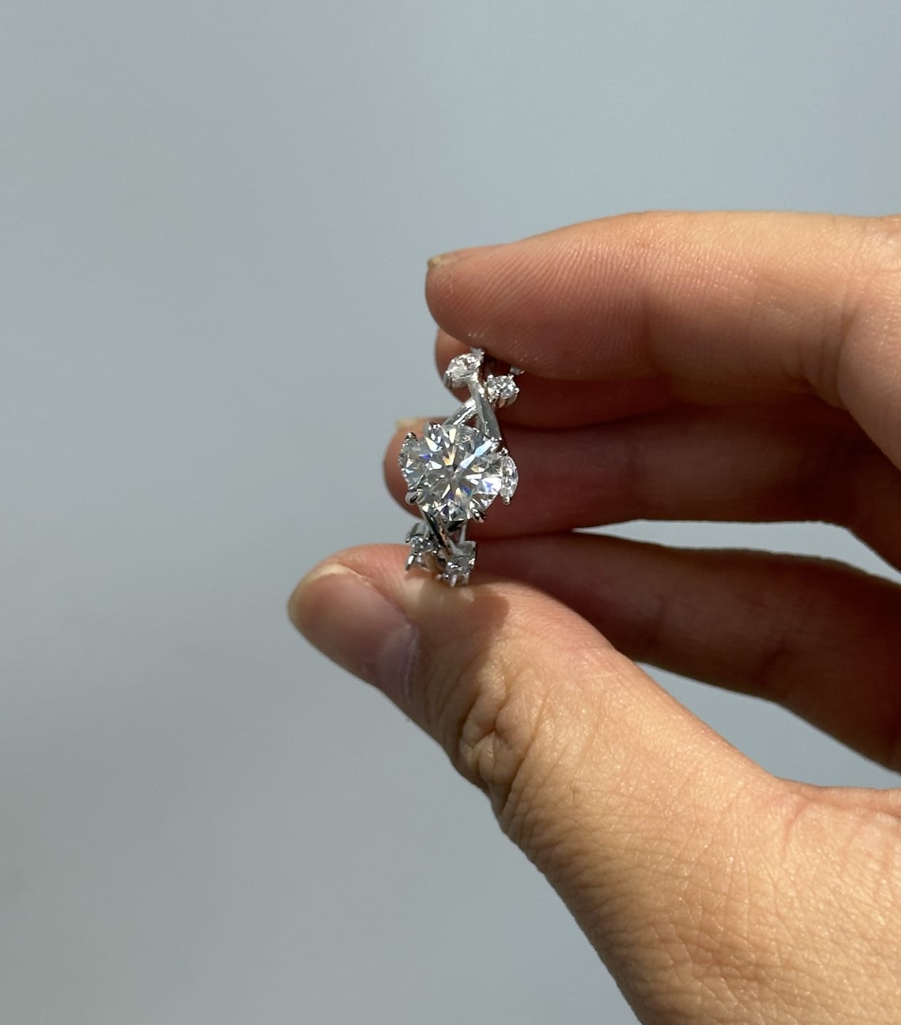 Customer photo review of S925 Moissanite 2.0 Carat Vintage Vine Design Round Cut Engagement Ring