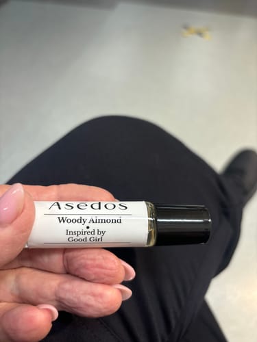 Customer photo review of WOODY ALMOND PERFUME OIL