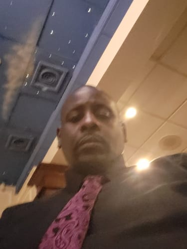 Customer photo review of Black Fuchsia Paisley Luxury Men's Necktie Pocket Square Cufflinks Set