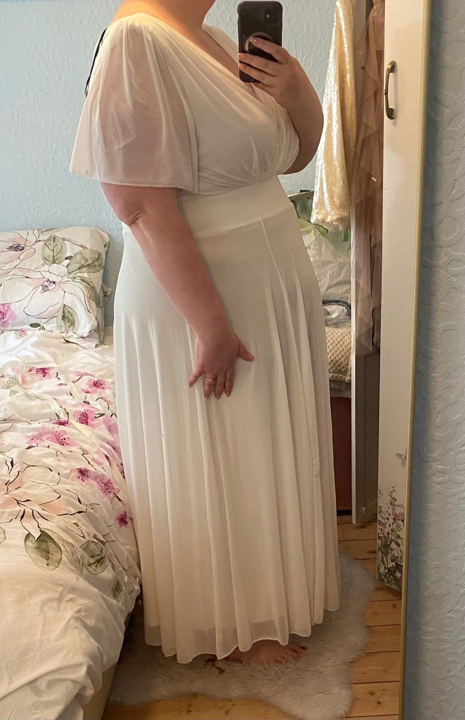 Customer photo review of Isabelle Ivory Float Sleeve Maxi Dress