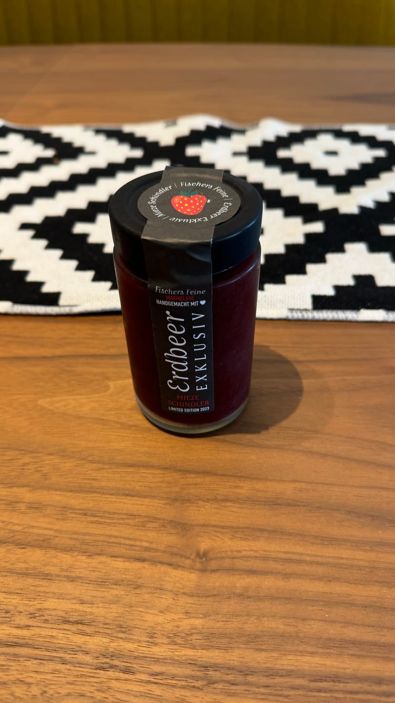 Customer photo review of Erdbeerfruchtaufstrich Mieze Schindler