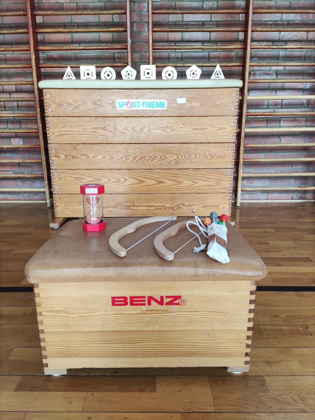 Customer photo review of Pfeil und Bogen Kinder Holzspielzeug mit 5 Pfeilen, Köcher und 4 Zielscheiben