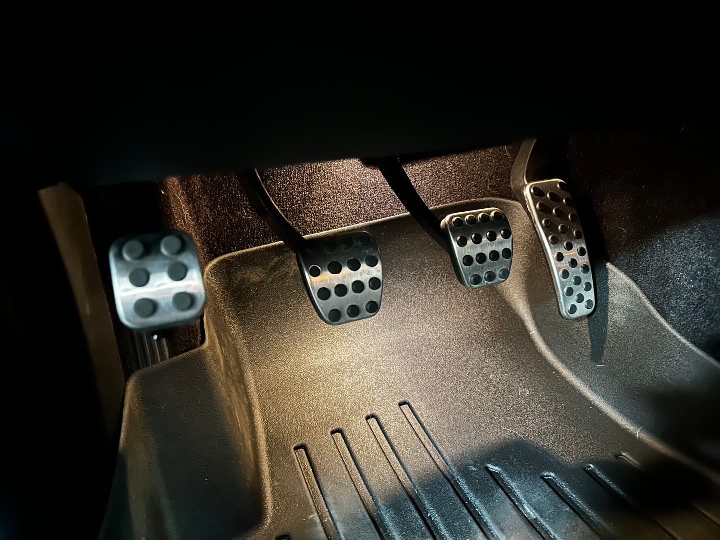 Customer photo review of Speedlogix Parking Brake Cover 2005-2023 Challenger/Charger