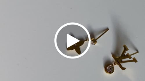 Customer video review of Flower Diamond Stud Earring