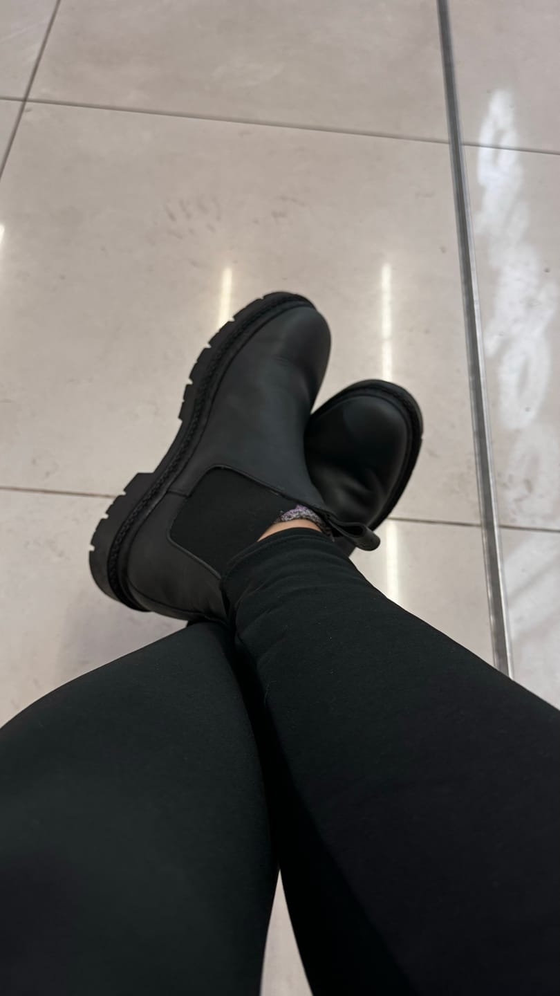 Customer photo review of Boston Mujer