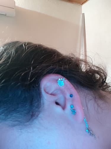 Customer photo review of Boucles d'oreilles Valentine