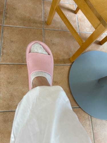 Customer photo review of HappyFlops Original