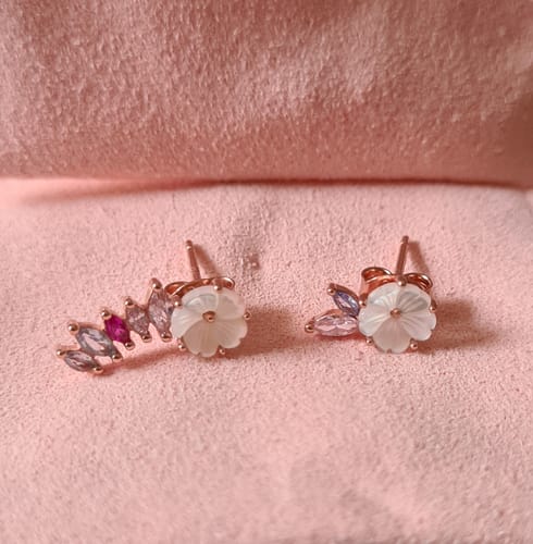 Customer photo review of Boucles d'oreilles grimpantes Gemma