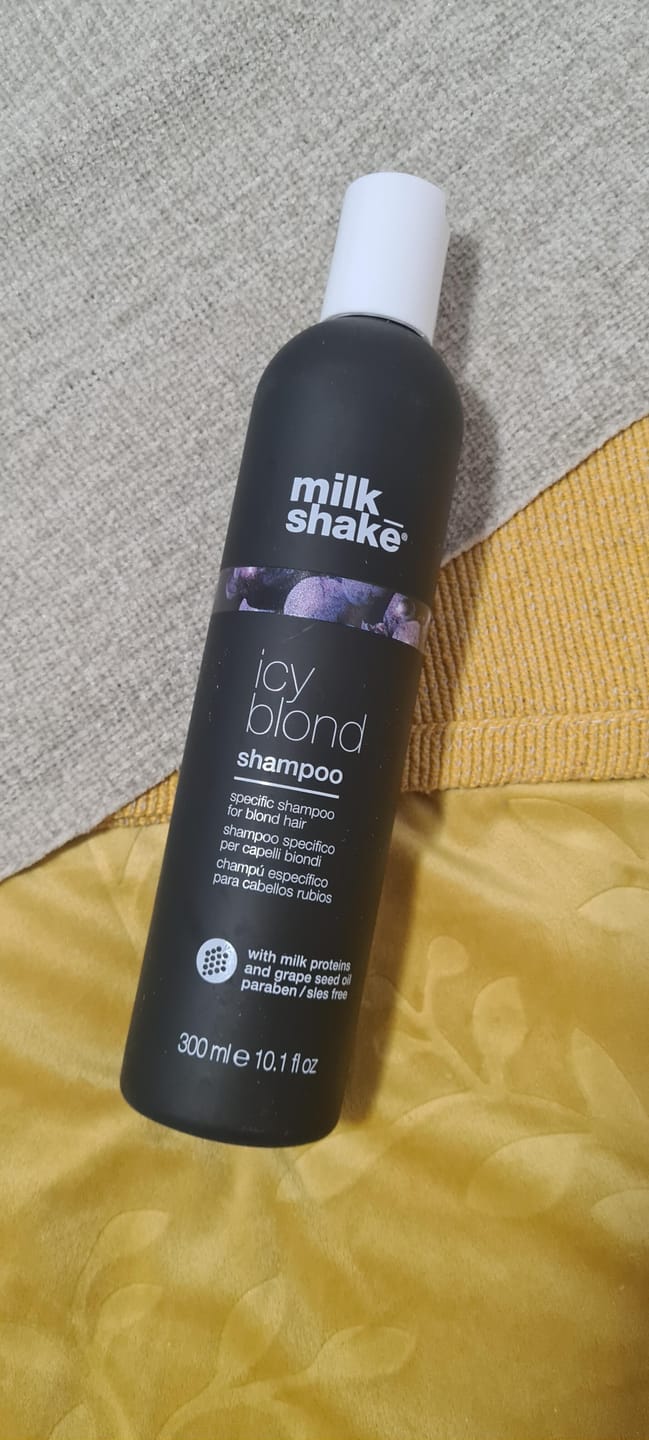 Customer photo review of Milkshake icy blond shampoo 300ml