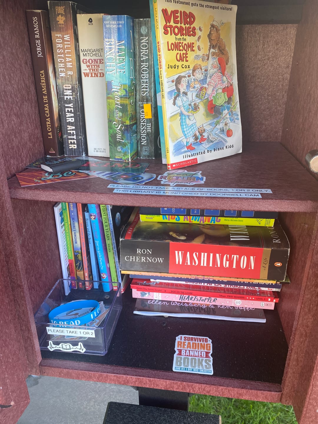 Customer photo review of Book Bundle Kids and Adults Mix (35 books)