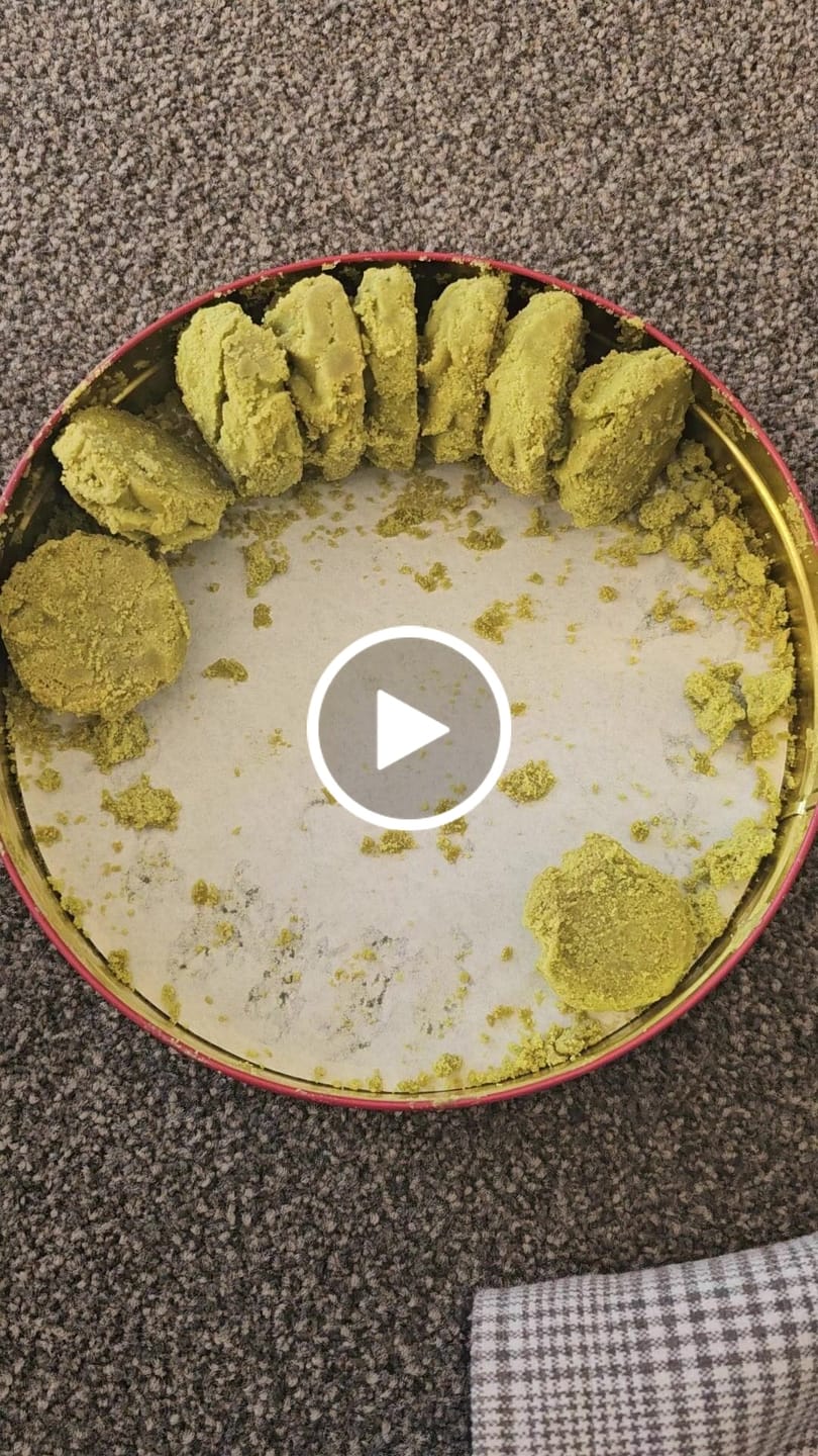 Customer video review of Lowrey Black Sesame Seed Cookies | New Zealand Black Sesame Butter Cookies