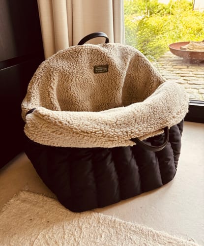 Customer photo review of SET: Car seat for dogs black + fur case