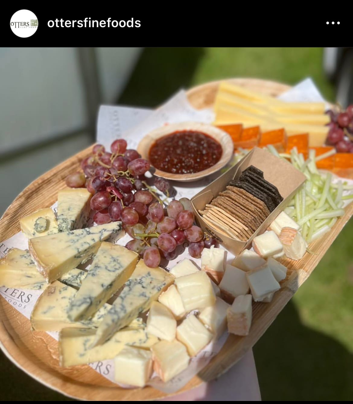 Customer photo review of Extra Large 22" x 12" Oval Disposable Palm Leaf Wooden Platter Tray