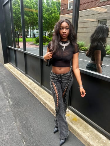 Customer photo review of LOW RISERS (BLACK DENIM)