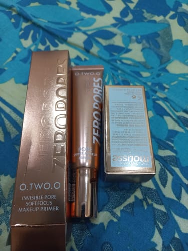 Customer photo review of O.TWO.O SKIN SECRET ZERO PORES PRIMER
