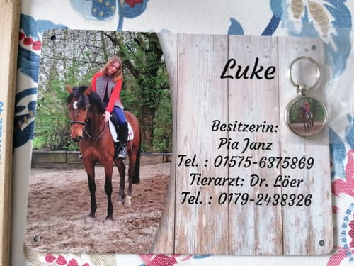 Customer photo review of Pferde Boxenschild mit Foto & Wunschtext