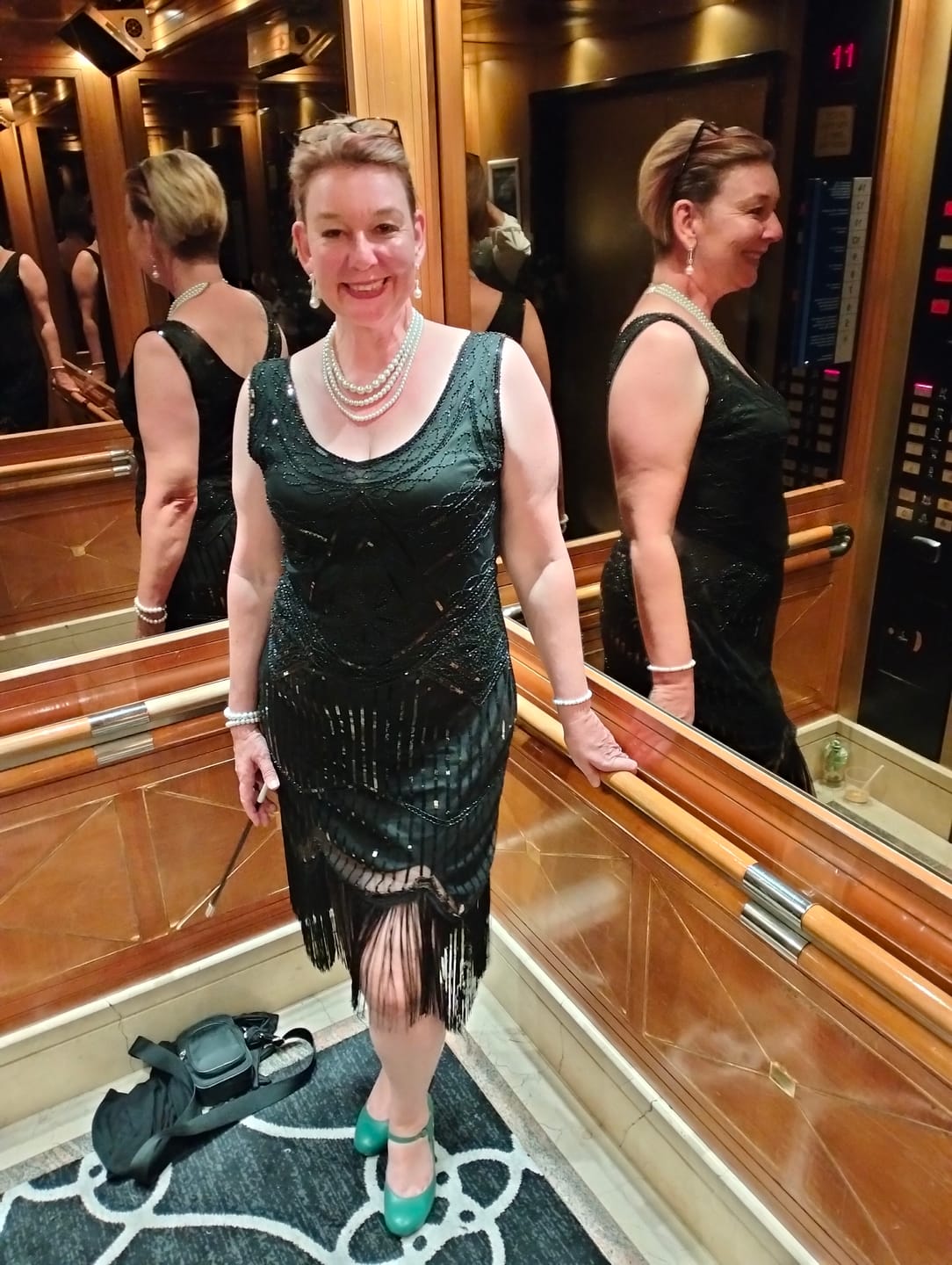 Customer photo review of 1920s Black & Gold Evelyn Plus Size Gatsby Dress