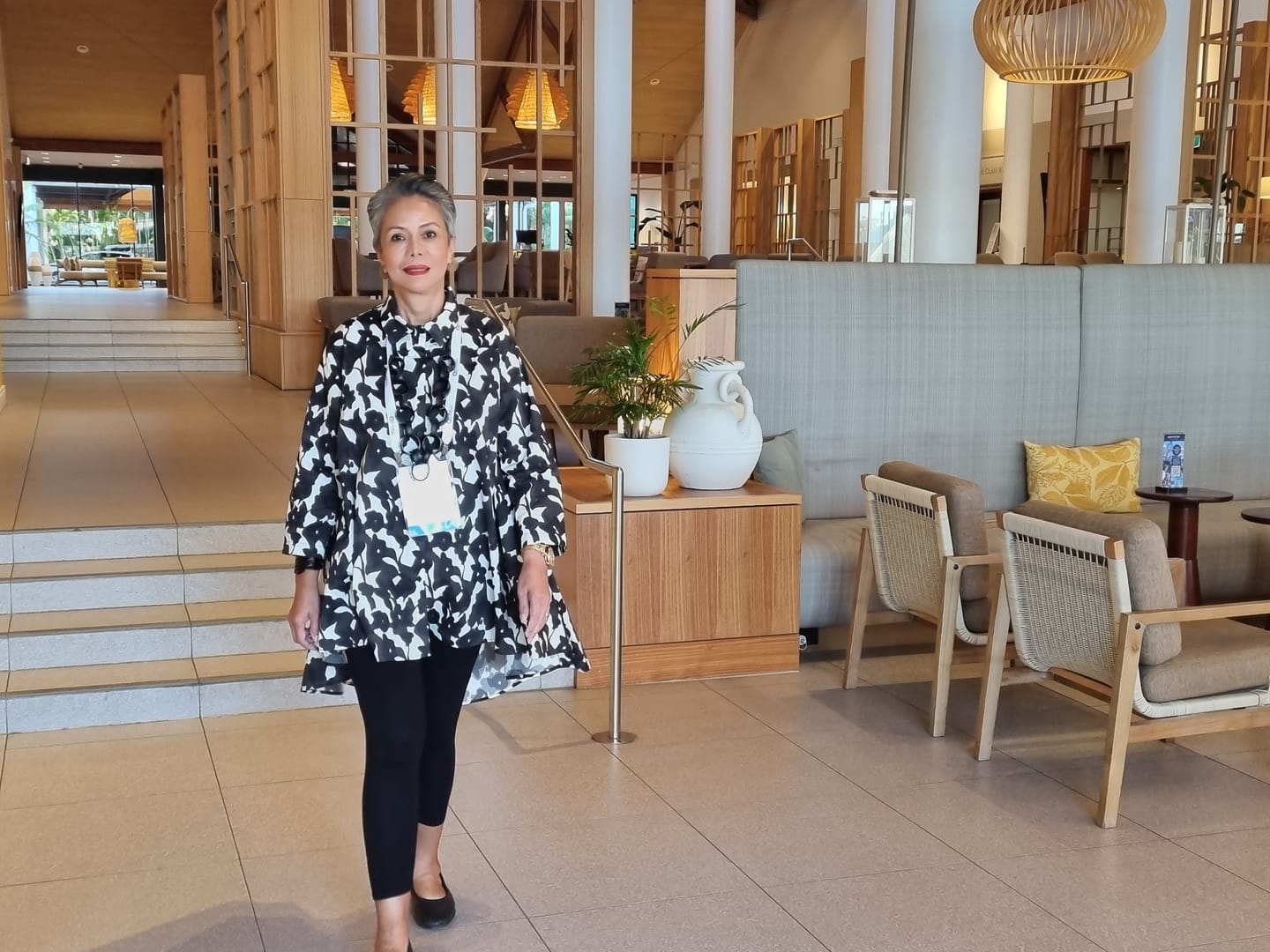 Customer photo review of PRINT SWING BACK SHIRT