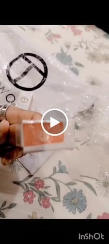 Customer video review of O.TWO.O HONEY WHISPER VELVET MATTE LIP GLAZE