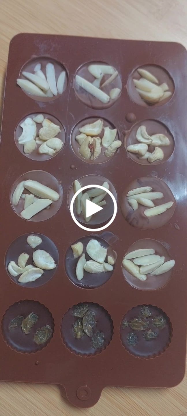 Customer video review of Milk Chocolate Chips رقائق شوكولاتة بالحليب