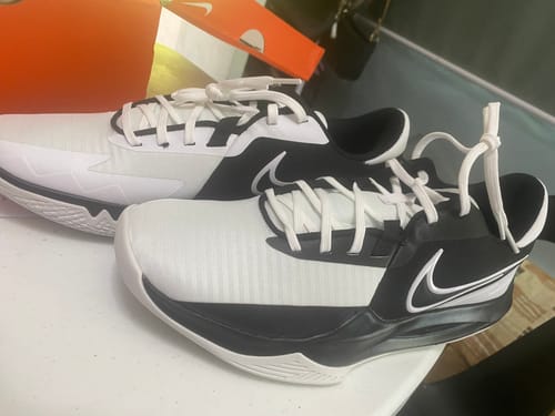 Customer photo review of Nike Men's Precision 6 Basketball Shoes
