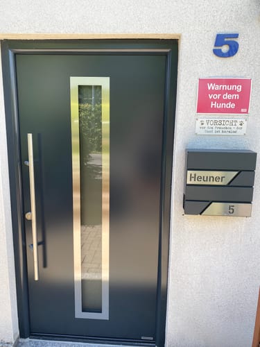 Customer photo review of AlbersDesign Briefkasten B1 anthrazit (RAL7016) personalisiert mit Edelstahl-Schildern