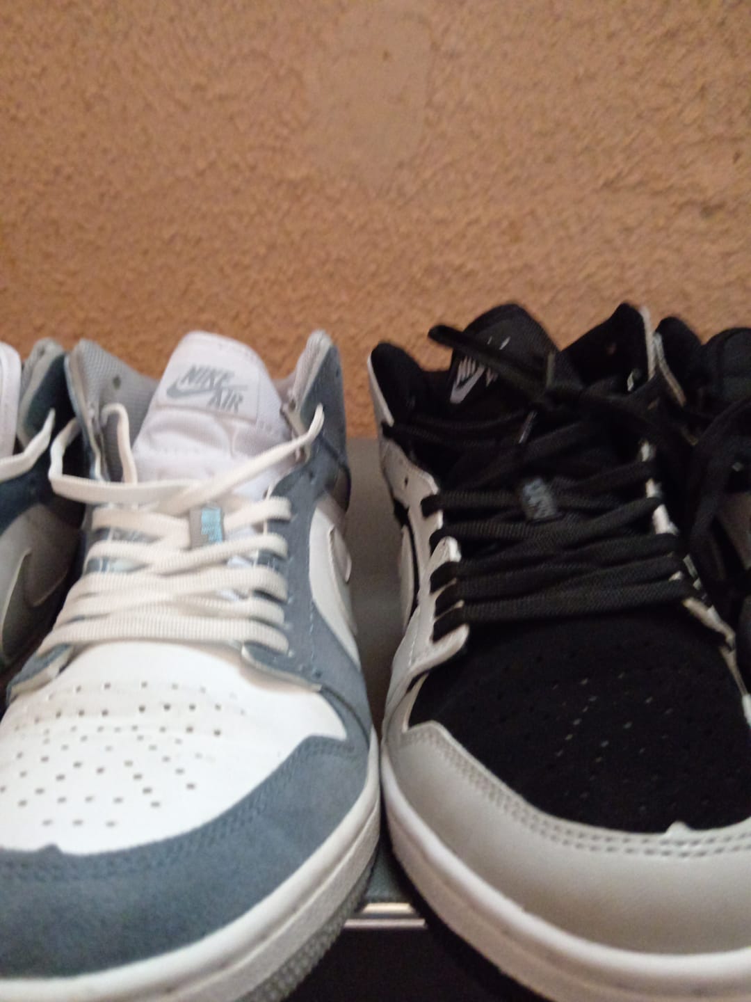 Customer photo review of Tenis Retro 1 Gris Negro
