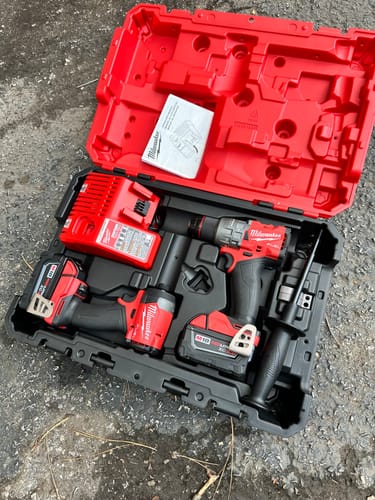 Customer photo review of Milwaukee 3697-22 M18 FUEL™ 2-Tool Combo Kit - Hammer Drill and Impact Driver With 2 Batteries and Charger