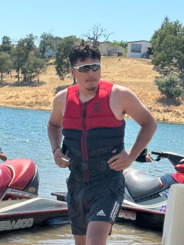 Customer photo review of Jet Tech Flex Lite Vests
