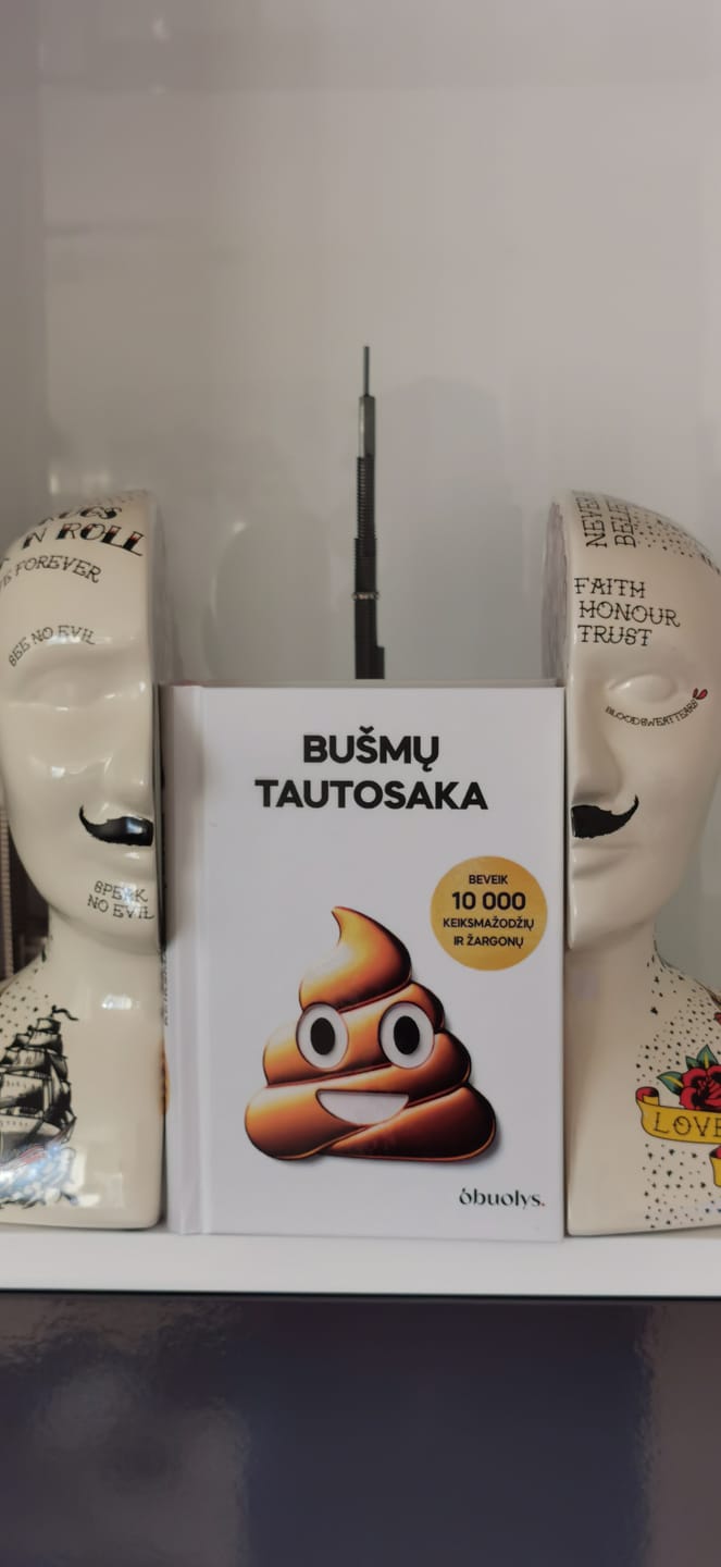 Customer photo review of Didžioji keiksmažodžių knyga: beveik 10 000 keiksmažodžių ir žargonų + 100 % personalizuok pavadinimą