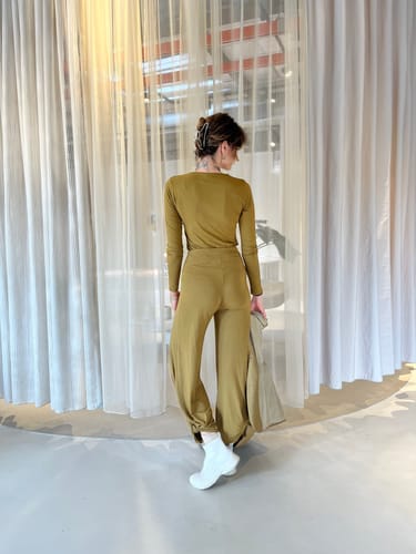 Customer photo review of LONG SLEEVE TOP PISTACHIO