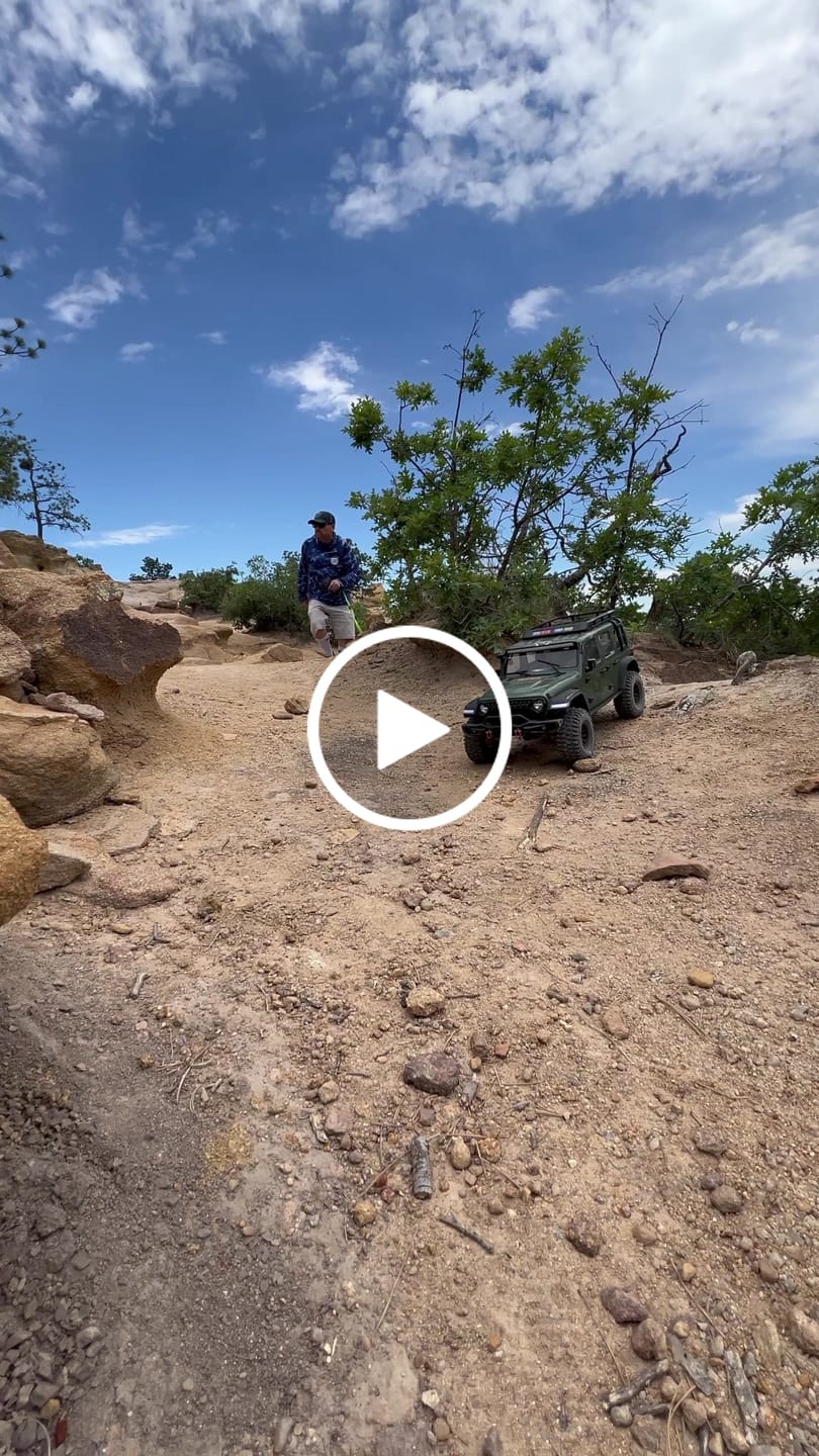 Customer video review of 1/7 Scale 4WD Brushed RC Crawler MK-07 Green