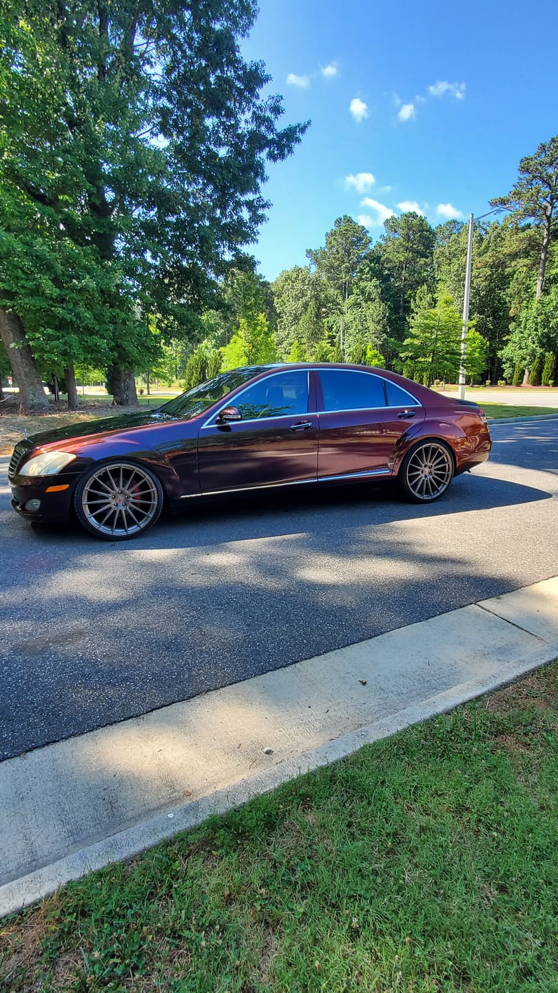 Customer photo review of Rainbow Drift Black Red Vinyl Wrap