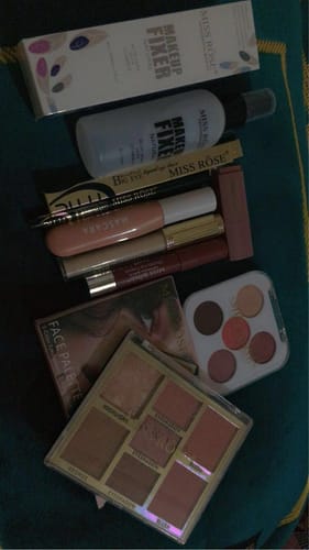 Customer photo review of Miss Rose Face Kit