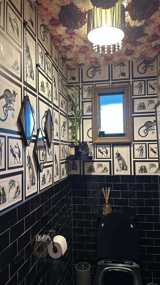 Customer photo review of Mad Dogs Wallpaper